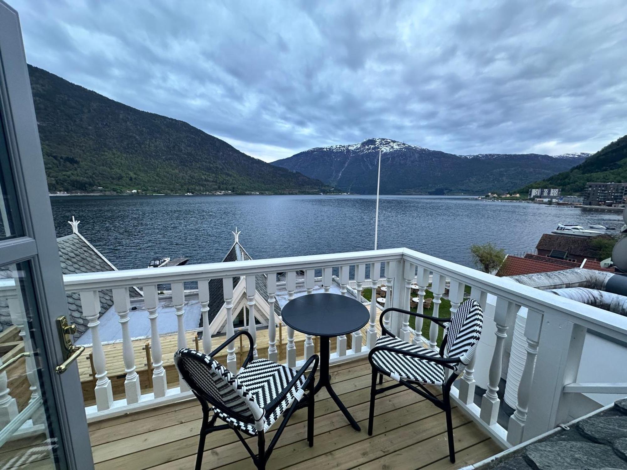 Hofslund Fjord Hotel Sogndal Exterior photo